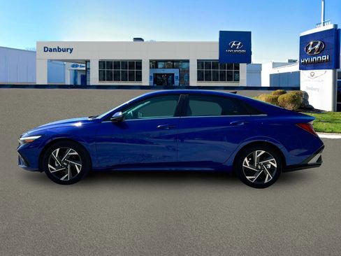 New 2024 Hyundai Elantra Limited image 3