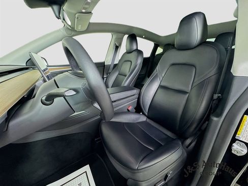 Used 2023 Tesla Model Y Long Range image 11