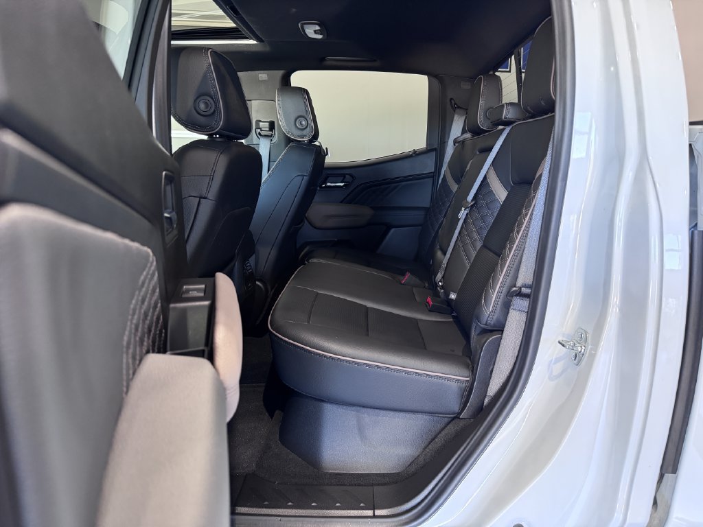 Certified 2025 GMC Canyon Denali AWD/4WD image 11