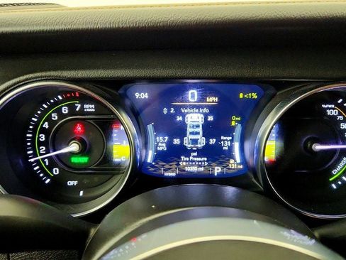 Used 2023 Jeep Wrangler Unlimited Sahara AWD/4WD image 14
