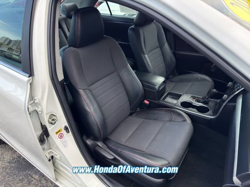 Used 2017 Toyota Camry SE FWD image 10
