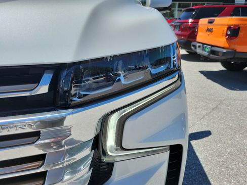 Certified 2024 Chevrolet Suburban High Country w/ Advanced Technology Package AWD/4WD image 9