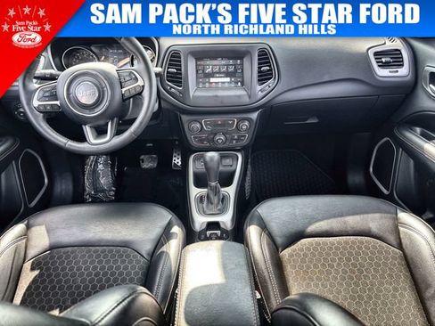Used 2019 Jeep Compass Latitude w/ Cold Weather Group FWD image 12
