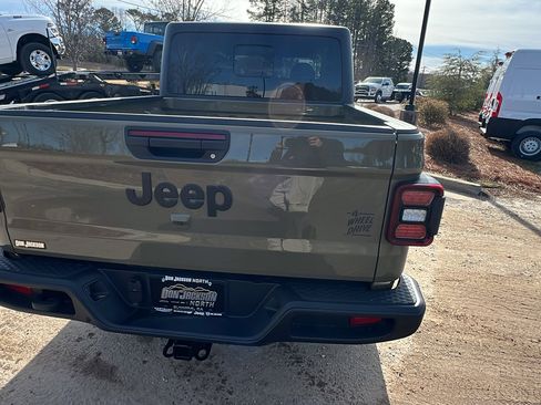 New 2026 Jeep Gladiator Sport image 9