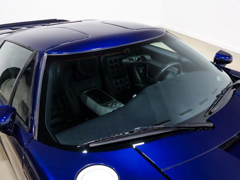 Used 2005 Ford GT RWD image 58