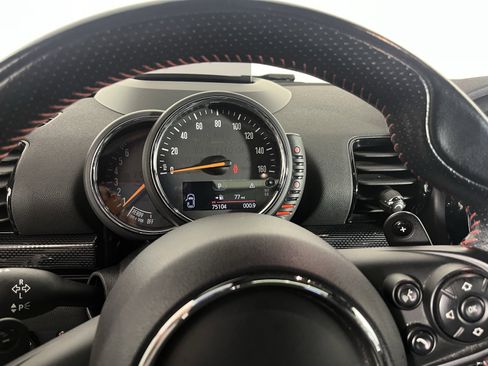 Used 2017 MINI Cooper Clubman S image 12