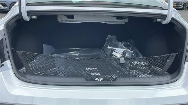 New 2025 Hyundai Elantra SEL FWD image 23