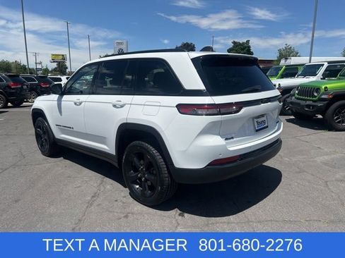 Used 2023 Jeep Grand Cherokee Limited w/ Luxury Tech Group II AWD/4WD image 4