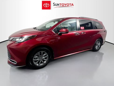 Used 2022 Toyota Sienna XLE FWD image 9