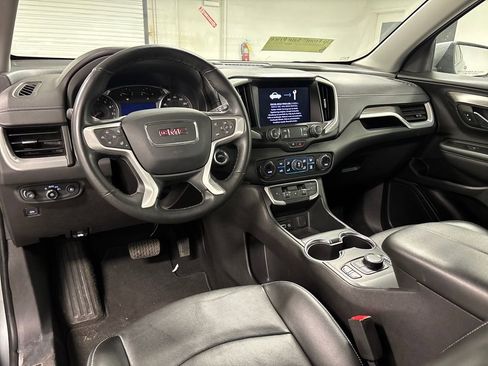 Used 2023 GMC Terrain SLT image 25