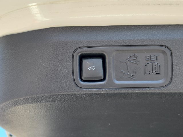 Used 2022 Ford Expedition Limited RWD image 7