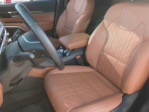 Used 2025 Kia Telluride AWD image 20