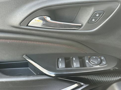 Used 2025 Chevrolet Trax RS w/ Driver Confidence Package image 12