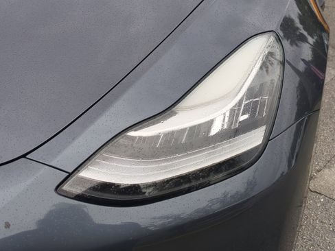 Used 2023 Tesla Model Y Long Range image 10