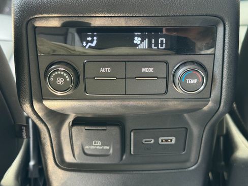 Used 2023 GMC Acadia SLT FWD image 28