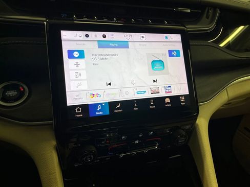 Used 2022 Jeep Grand Cherokee Limited 4xe w/ Luxury Tech Group II image 23