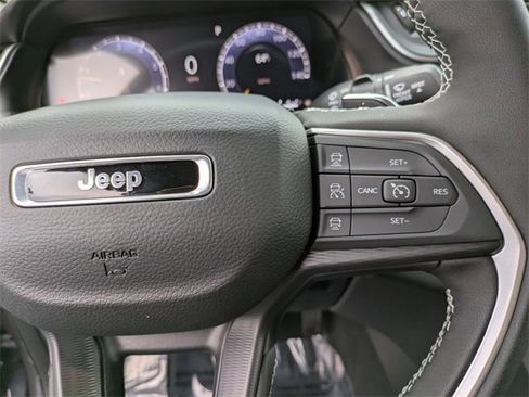 New 2025 Jeep Grand Cherokee L Laredo w/ Luxury Tech Group I image 15