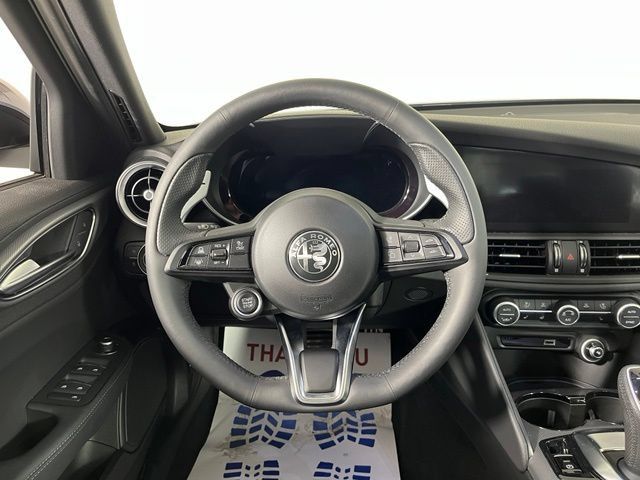Used 2026 Alfa Romeo Giulia AWD w/ Driving Assist Package image 20