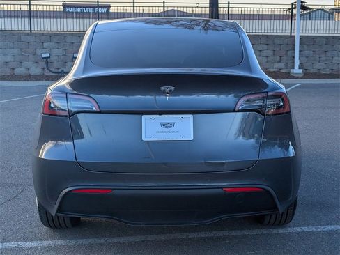 Used 2022 Tesla Model Y Long Range image 4