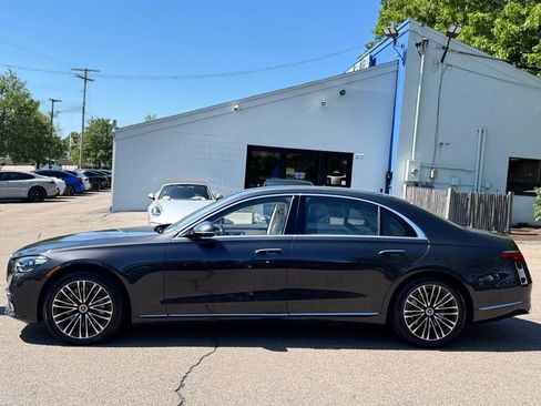 Used 2023 Mercedes-Benz S 500 4MATIC image 3
