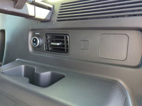 Certified 2025 Hyundai Santa Fe SEL image 17