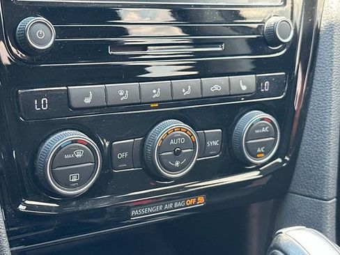 Used 2022 Volkswagen Passat 2.0T SE image 28