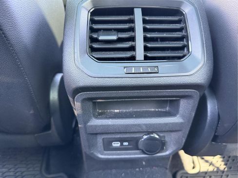 Used 2022 Volkswagen Tiguan SE R-Line image 24