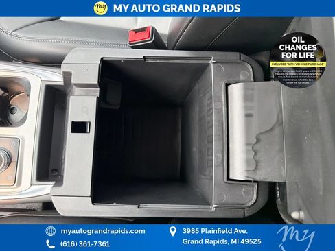 Used 2022 Ford Explorer XLT w/ Equipment Group 202A AWD/4WD image 24