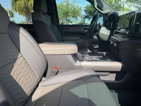 Used 2025 Chevrolet Silverado 1500 ZR2 w/ Technology Package image 11