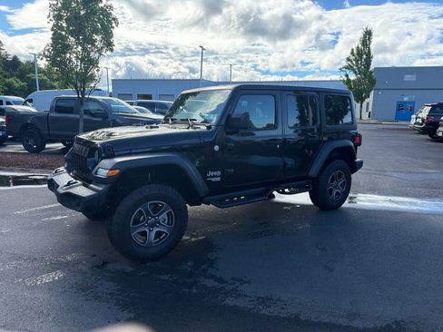 Used 2018 Jeep Wrangler Unlimited Sport S AWD/4WD image 1
