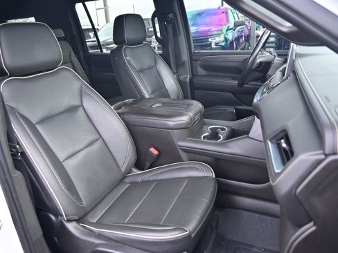 Used 2021 GMC Yukon XL SLT image 18