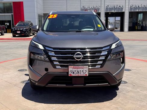 Certified 2025 Nissan Rogue SV w/ SV Premium Package FWD image 3