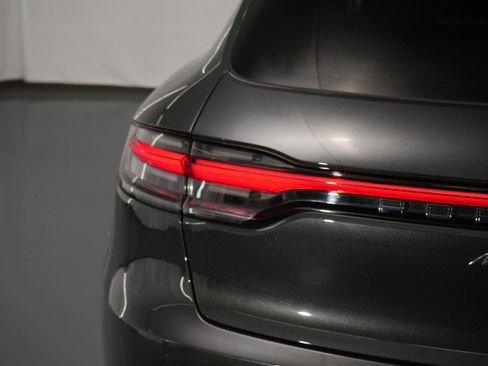 Used 2022 Porsche Macan S image 16