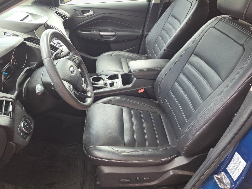 Used 2017 Ford Escape Titanium w/ Equipment Group 301A AWD/4WD image 9