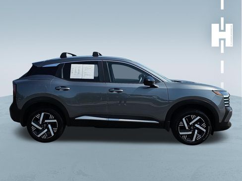 Used 2026 Nissan Kicks SV w/ SV Premium Package FWD image 3