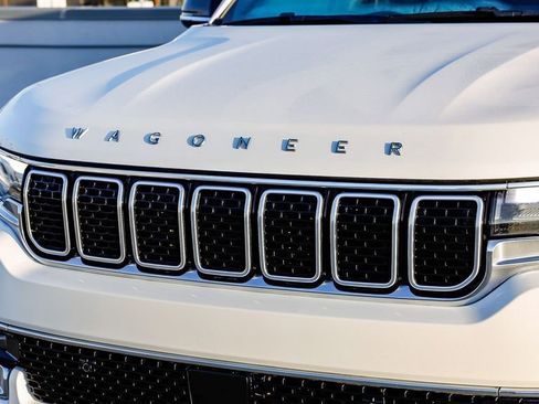 Used 2024 Jeep Wagoneer Series II w/ Flexible Seating Group image 6