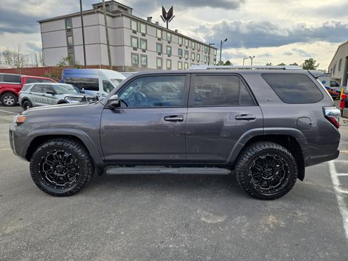 Used 2016 Toyota 4Runner SR5 image 11
