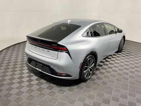 Used 2023 Toyota Prius XLE image 16