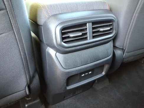 Used 2025 Honda Pilot Sport image 12