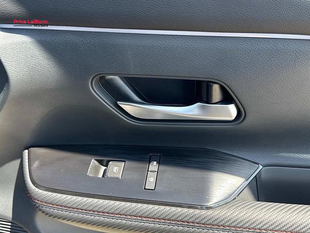 Certified 2025 Nissan Kicks SR FWD image 13