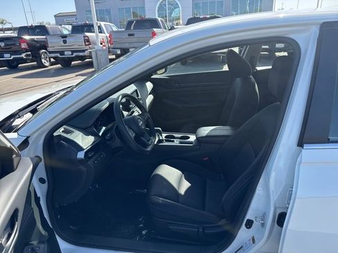 Used 2024 Nissan Altima 2.5 S image 21