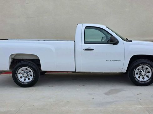Used 2013 Chevrolet Silverado 1500 W/T image 2