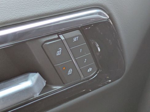 New 2026 Chevrolet Suburban Premier image 26