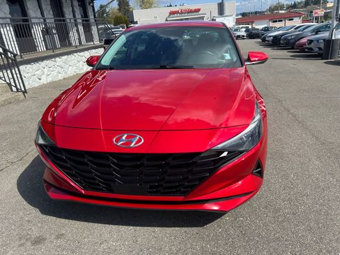 Used 2022 Hyundai Elantra SEL w/ Convenience Package image 3