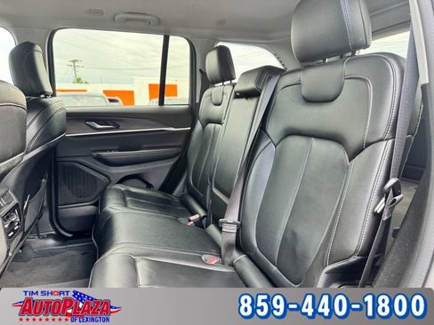 Used 2023 Jeep Grand Cherokee Limited AWD/4WD image 34