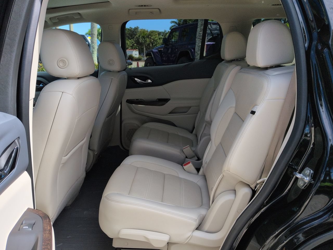 Used 2020 GMC Acadia Denali w/ Denali Ultimate Package AWD/4WD image 14