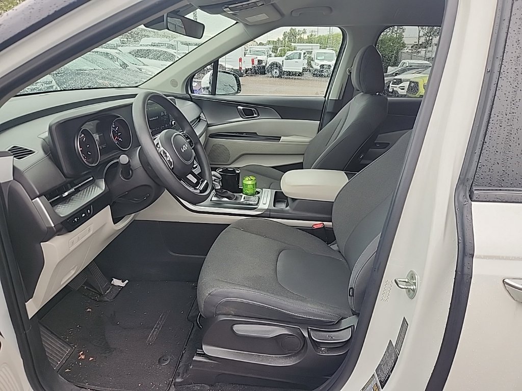 Certified 2023 Kia Carnival LX FWD image 19