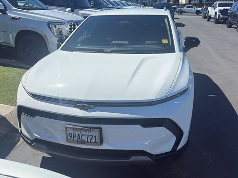 Used 2024 Chevrolet Equinox EV LT w/ LPO, Blackout Package FWD image 2