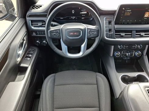Used 2024 GMC Yukon SLE image 15