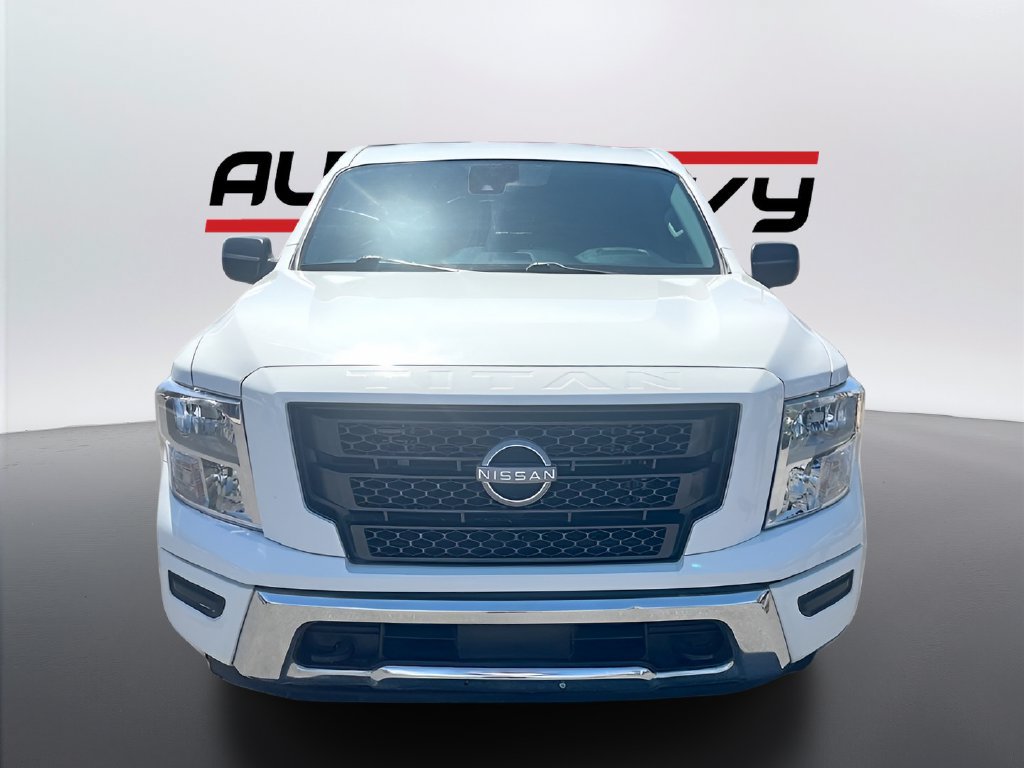 Used 2024 Nissan Titan SV AWD/4WD image 2